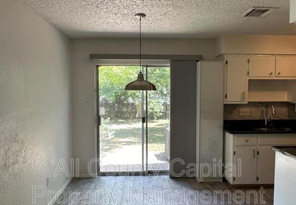 7709 MEADOWVIEW LN
