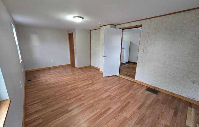 3 beds, 1 bath, $1,300