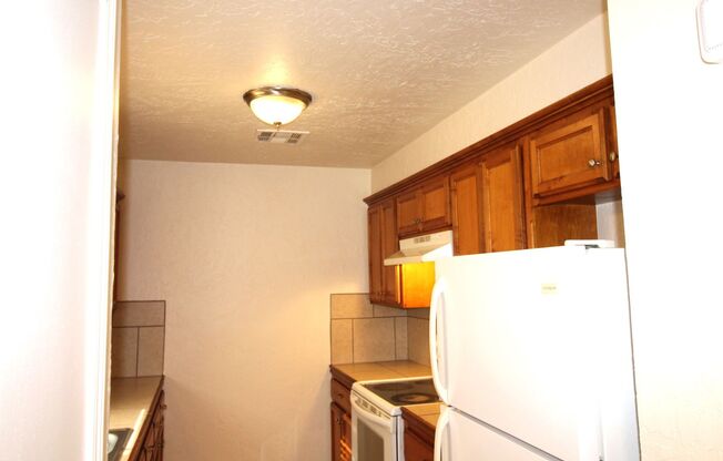 2 beds, 1 bath, 950 sqft, $895, Unit 118