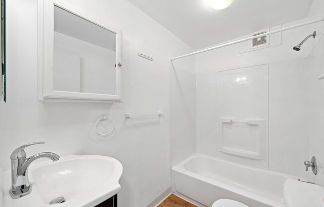1 bed, 1 bath, 500 sqft, $1,545, Unit 13