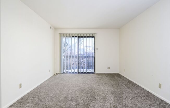 2 beds, 1 bath, 900 sqft, $1,095, Unit 11023B