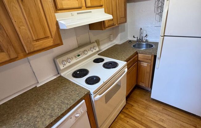 2 beds, 1 bath, $1,095, Unit Apt 600