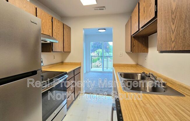 9517 NE 180 ST