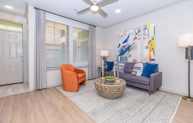 1 bed, 1 bath, 811 sqft, $1,500