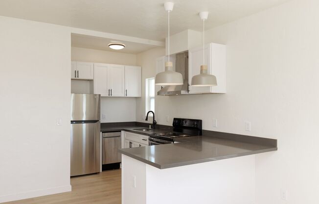2 beds, 1 bath, 650 sqft, $2,795, Unit 201