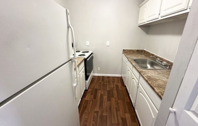 1 bed, 1 bath, 560 sqft, $795, Unit 715-11