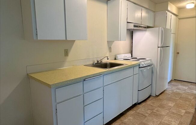 1 bed, 1 bath, 375 sqft, $925, Unit 10