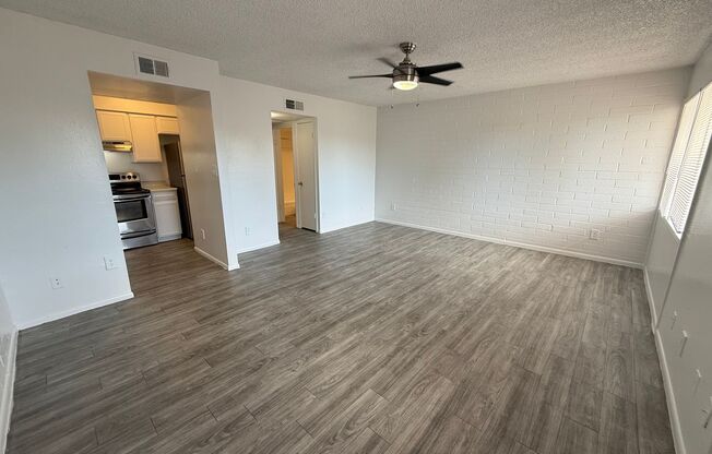 1 bed, 1 bath, 627 sqft, $800, Unit 221