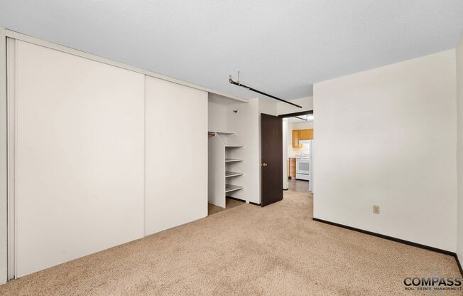 1 bed, 1 bath, 709 sqft, $1,045, Unit 2215-325