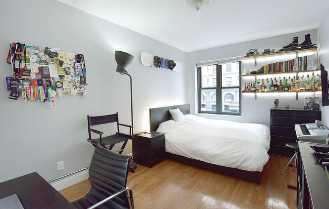 312 W 23 ST