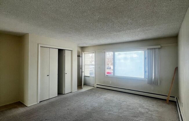 2 beds, 1.5 baths, $1,675, Unit 308 N 19th Ave