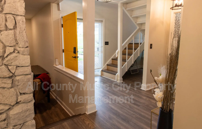 129 HERMITAGE WOODS DR