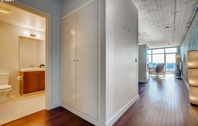 1 bed, 1 bath, 692 sqft, $2,500, Unit NES1926-1215