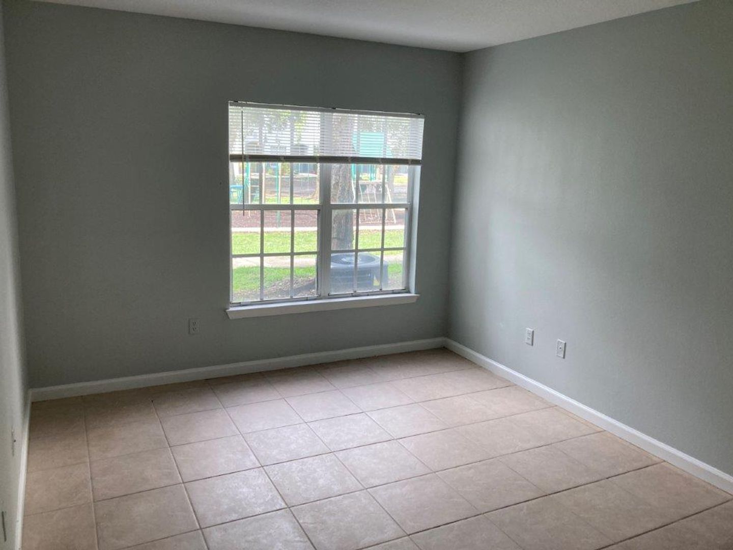 Beautiful 2BD / 2BA Condo – Close to Universal!