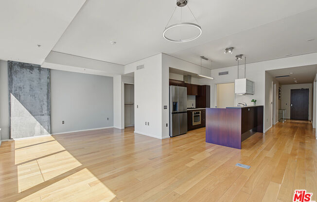 1 bed, 1.5 baths, 1,090 sqft, $3,000, Unit 302