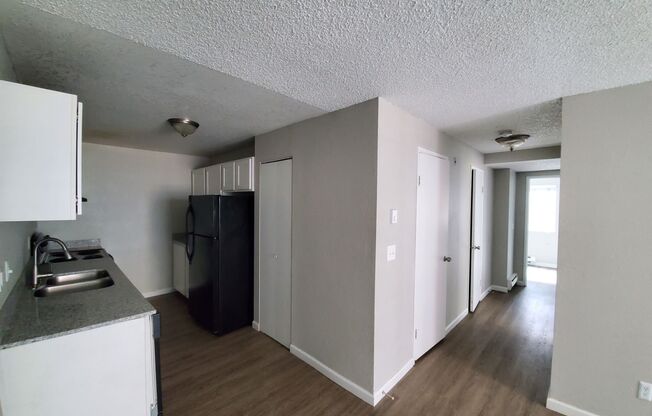 3 beds, 2 baths, 643 sqft, $2,300, Unit B105