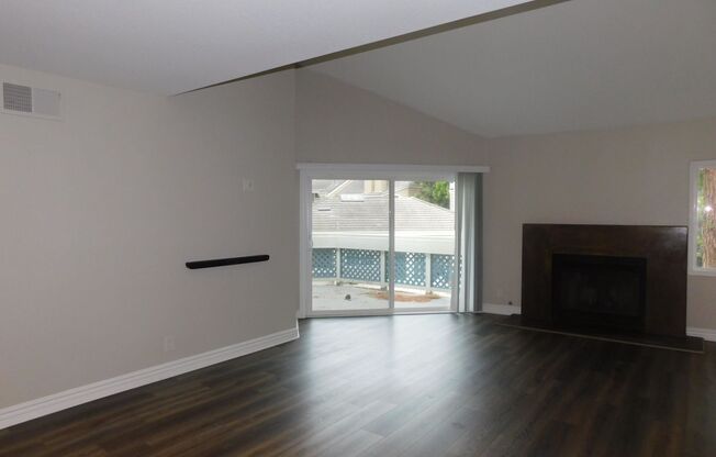 Beautiful Remodeled 2 Bed 2.5 Bath Condo in Pacific Ranch