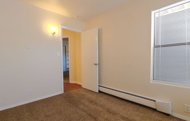 2 beds, 1 bath, 790 sqft, $915, Unit H202