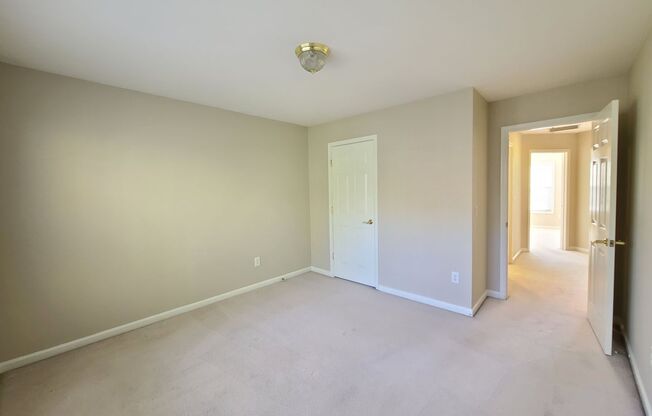 5 beds, 3 baths, $2,695
