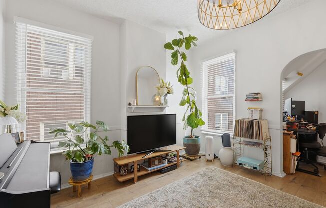 1 bed, 1 bath, $1,200, Unit 730-04