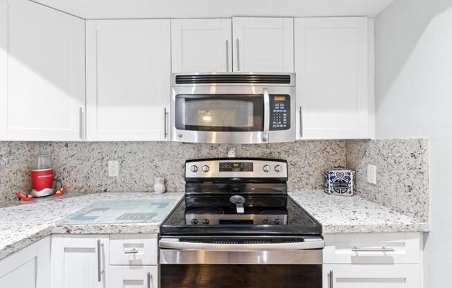 2 beds, 2 baths, 1,100 sqft, $2,000