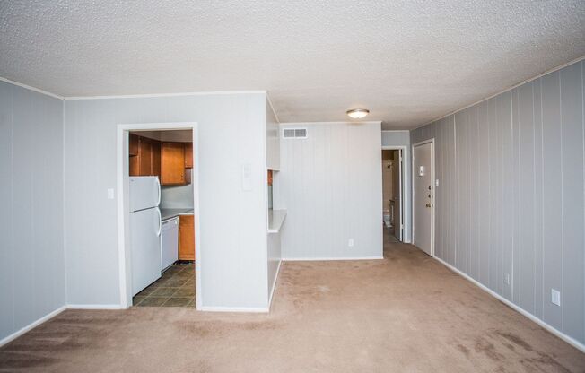 1 bed, 1 bath, 650 sqft, $650