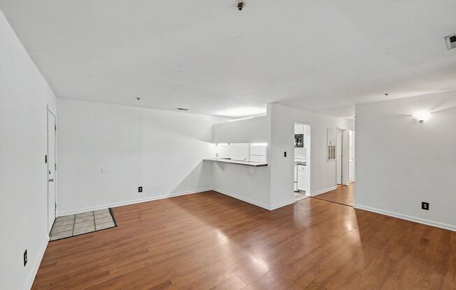 Spacious 4-Bedroom Condo Across from UNC Charlotte!