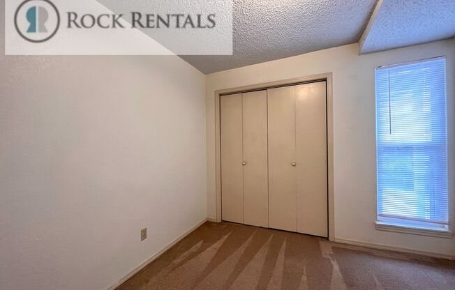 2 beds, 1.5 baths, 900 sqft, $839, Unit Apt 3