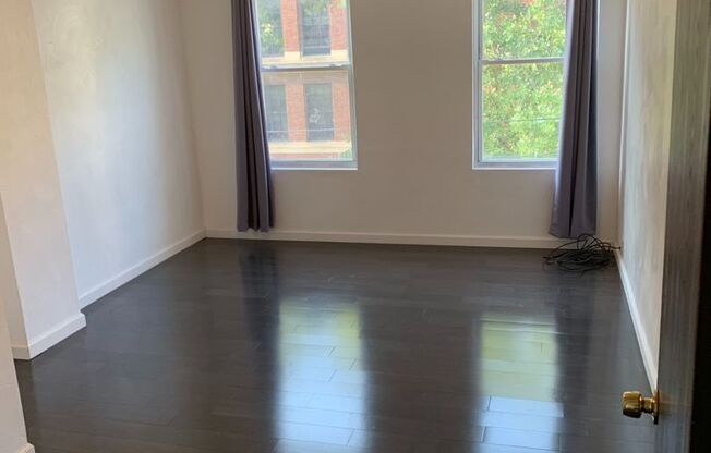 2 beds, 1 bath, $1,395, Unit 3rd floor