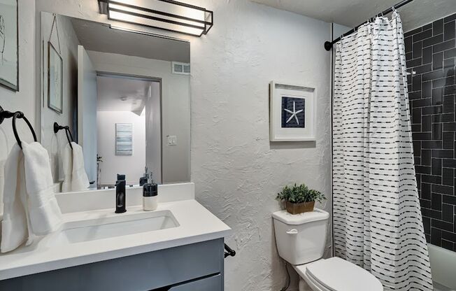 1 bed, 1 bath, 600 sqft, $1,359, Unit 14