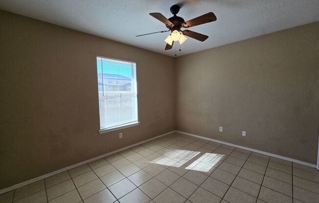 3 beds, 2 baths, $1,250, Unit 2710 Alma Drive - B