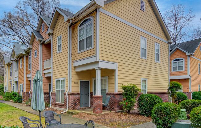Live off Central Ave. in END UNIT 2 bed/2.5 bath Townhome (NO CARPET!)