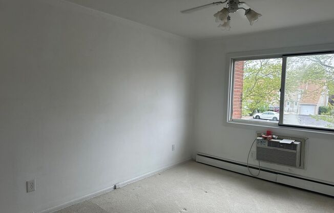 1 bed, 1 bath, $1,800, Unit Apt M