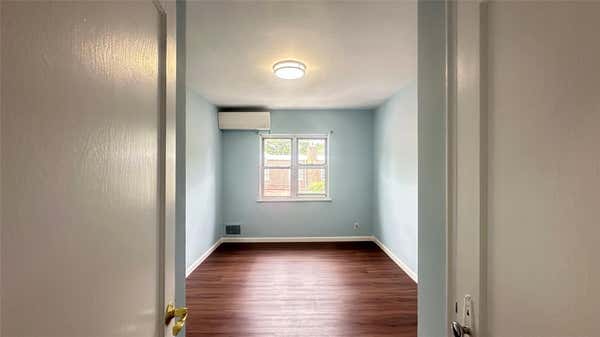 73 28 199 ST