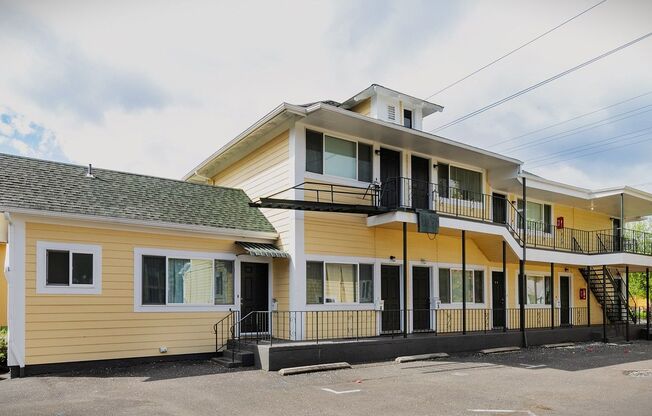 West Tabor Apartments