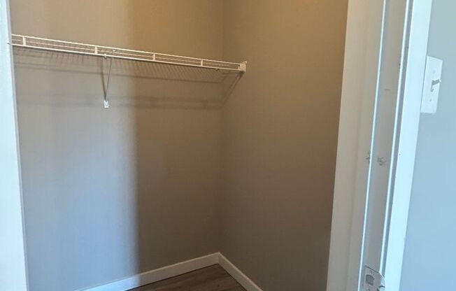 2 beds, 1 bath, 986 sqft, $1,150, Unit 22