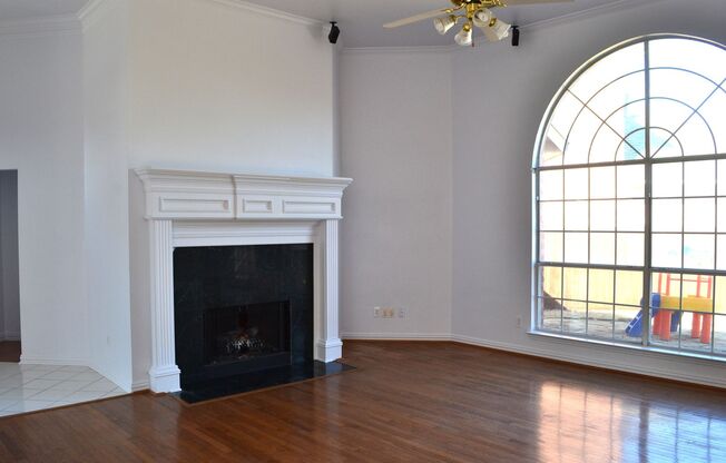For Lease 3 Bed 2 Bath 2 car 1889 Sqft 1 story - walk to Rice Middle School