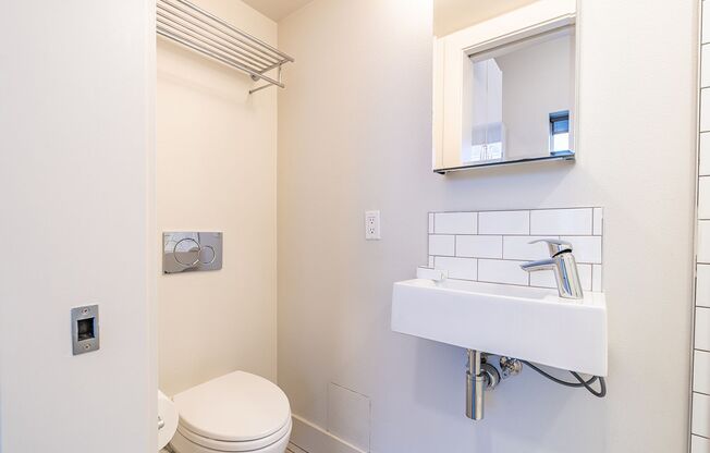 Studio, 1 bath, 345 sqft, $1,095, Unit 522