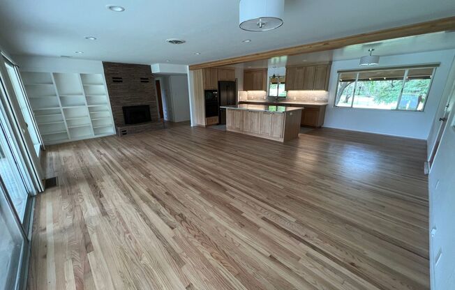 3 Bedroom 2 Bath Lakeside Home