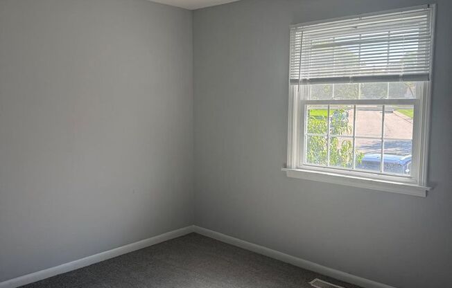 3 beds, 1 bath, 1,000 sqft, $1,800, Unit 145HS