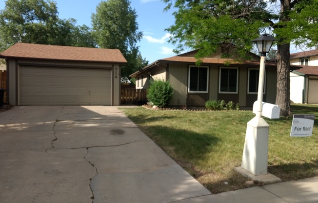 SUPER CUTE 2BED/1BATH HOME IN LONGMONT, AVAILABLE 6/3!!!