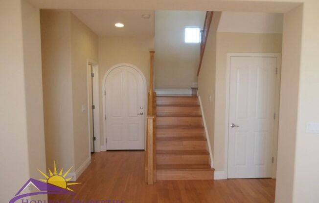 Bright 4 Bed 2.5 Bath 1,876sqft North Natomas Home