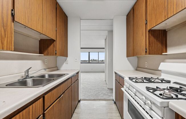 1 bed, 1 bath, 800 sqft, $1,350, Unit 306