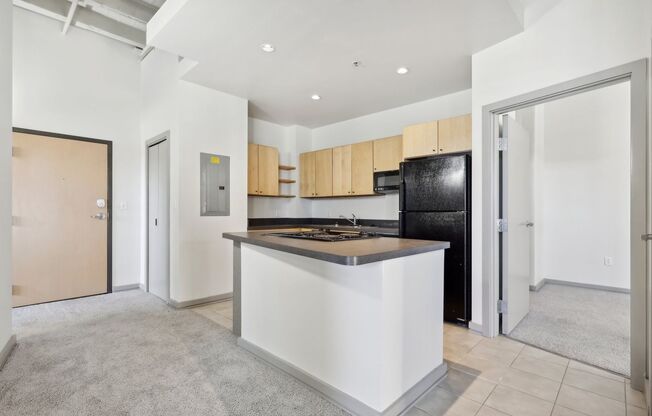 2 beds, 2 baths, 1,096 sqft, $1,660, Unit 205