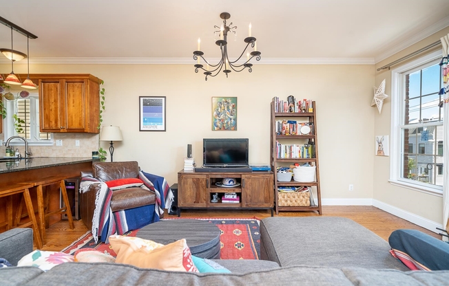 405 OGDEN AVE