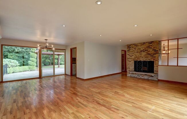 Welcome Home to Your Beautiful Oasis in Enatai!