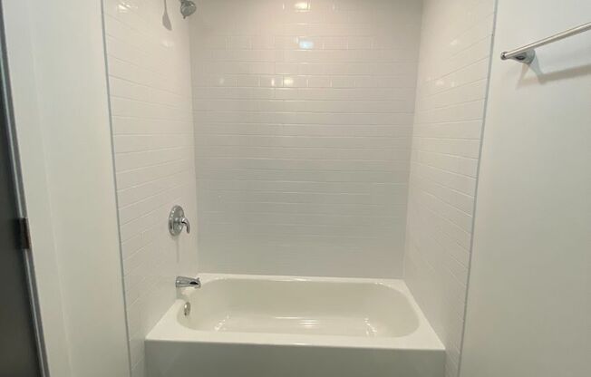 3 beds, 2 baths, 1,500 sqft, $2,800, Unit Unit 4