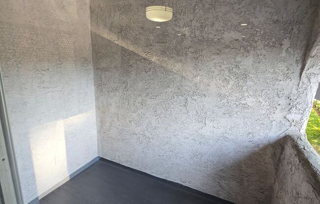 1 bed, 1 bath, 650 sqft, $2,098, Unit 301