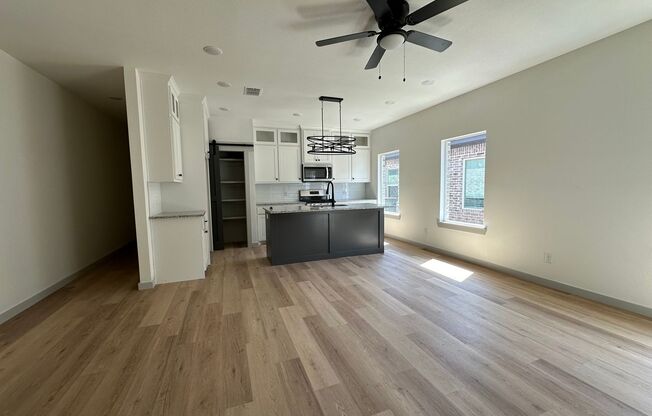 2113 20th - Pre-Leasing