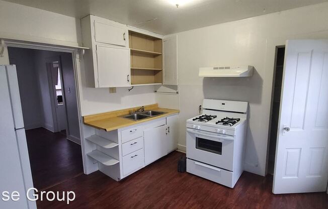 3010 McArthur Dr